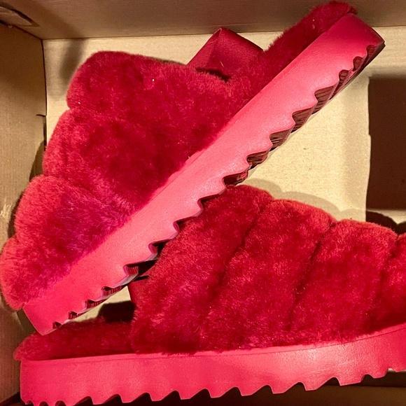 UGG Shoes - Brand New Women’s Red Super Fluff UGG Platform Sandals Slippers